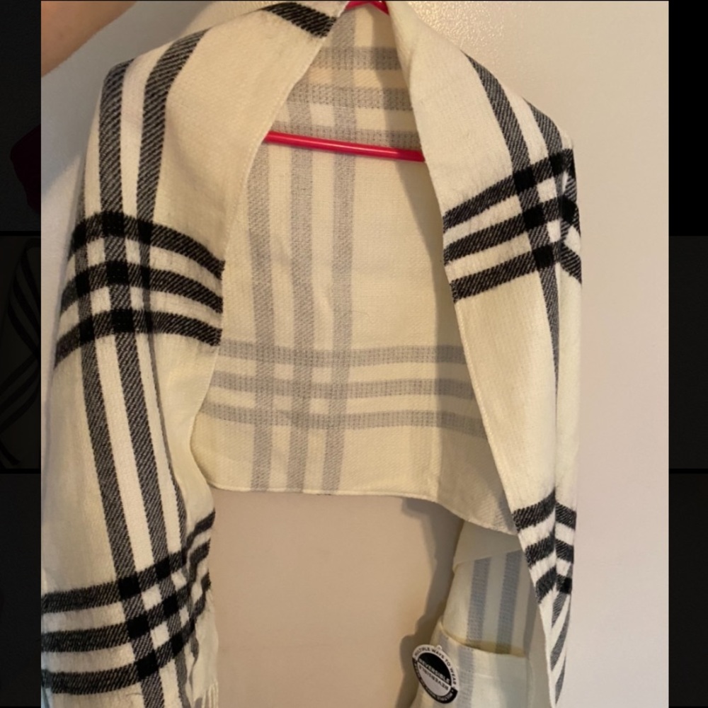 Long black and white patterned shall